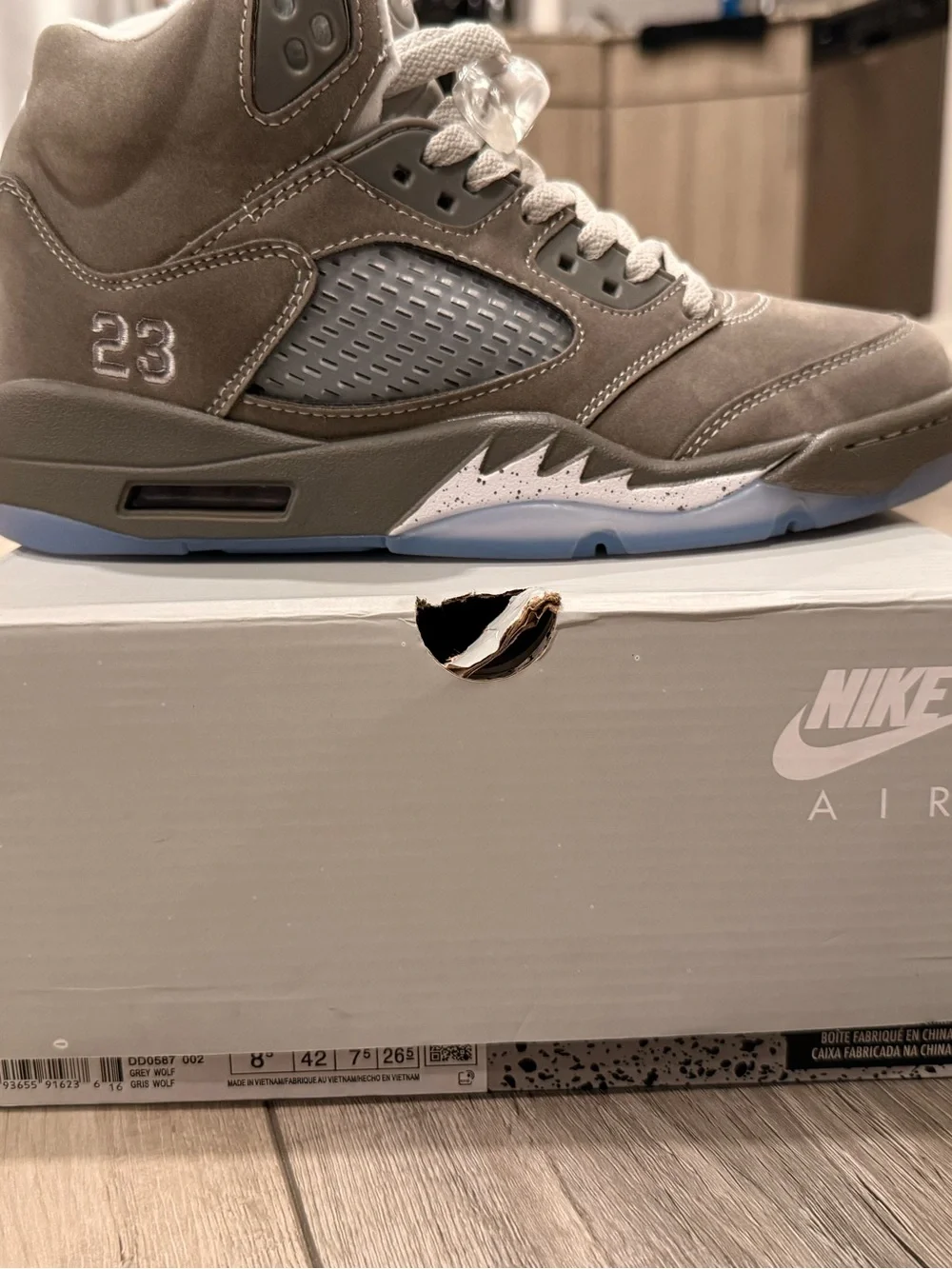 Air Jordan 5 retro Wolf Gray US Size 8.5 NEW